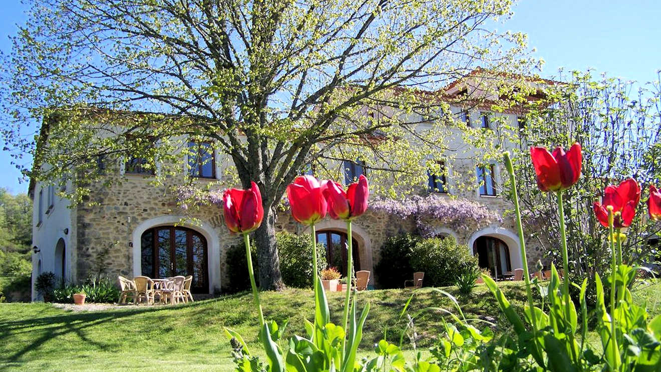 large house to rent France 2026 with private pool