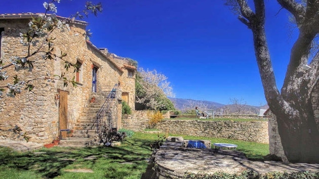 Provence stone cottage France to rent 2026